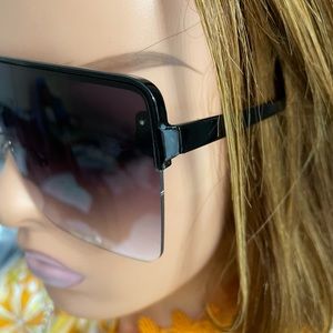 OVER SIZE SUNGLASSES